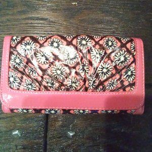 Vera Bradley Wallet, long magnetic closure